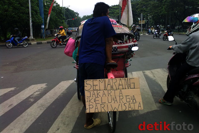 Berwisata Semarang-Jakarta Pakai Becak