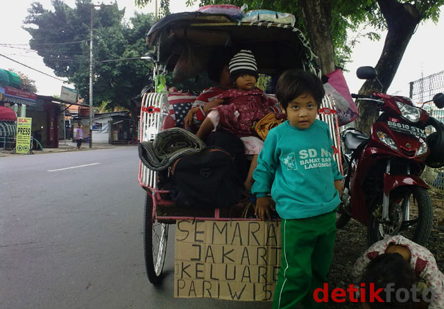 Berwisata Semarang-Jakarta Pakai Becak