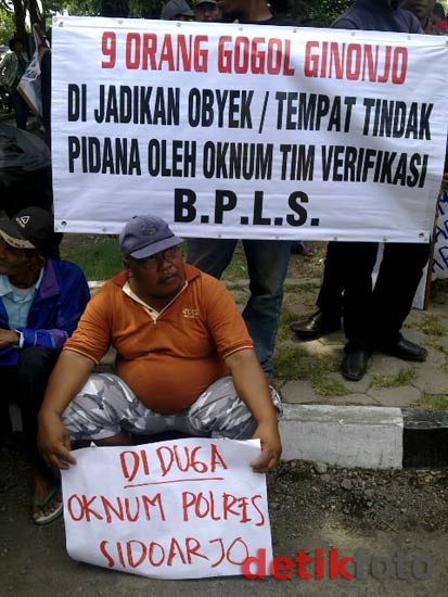 Korban Lumpur Lapindo Demo Mapolda Jatim