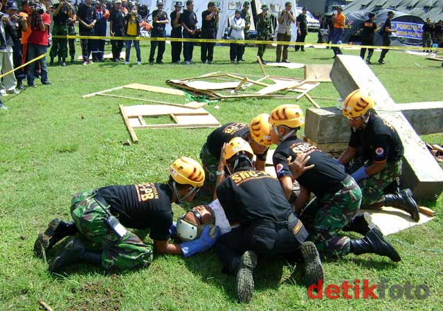 Simulasi Penanggulangan Bencana