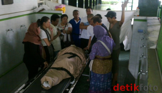 Jatuh di Kamar Mandi, Istri MS Hidayat Wafat