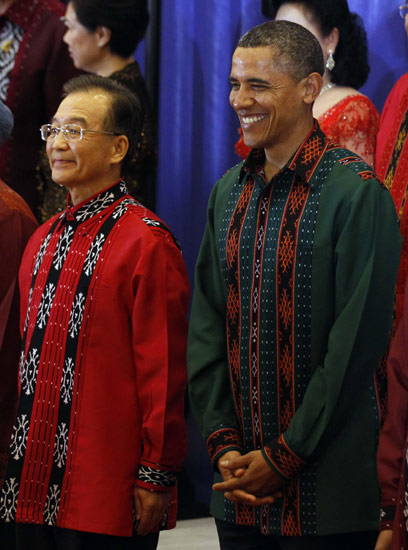 Obama Berbatik dan Nonton Tari Bali