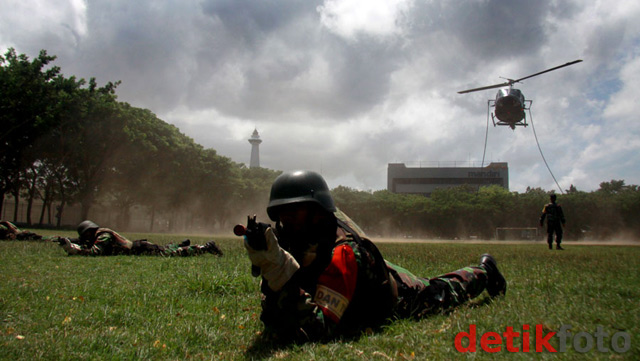 Raider TNI AD Latihan Pendaratan Pasukan