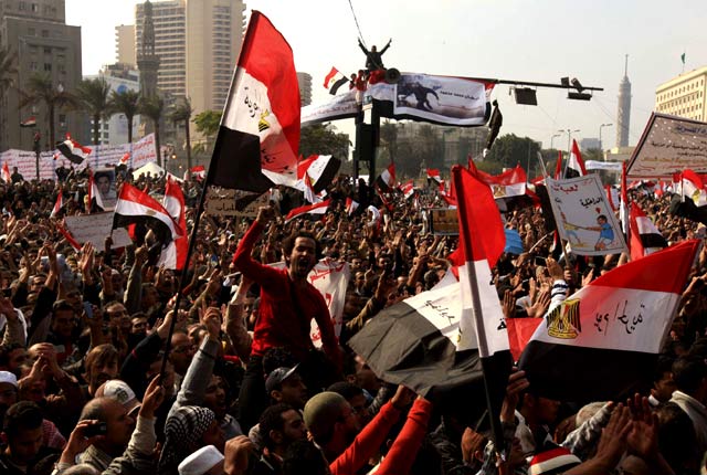 Demonstran Mesir Tolak Kamal Al-Ganzuri 