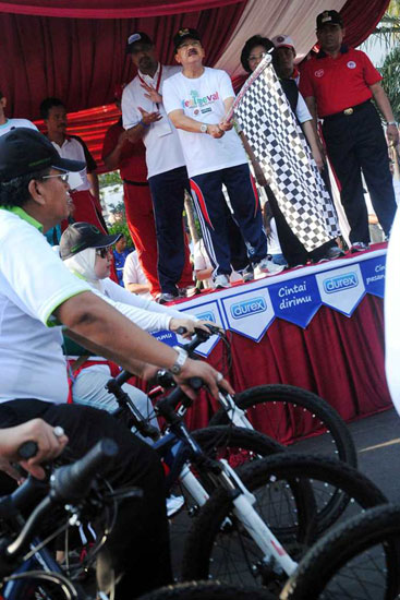 Sepeda Santai Ramaikan Hari Aids