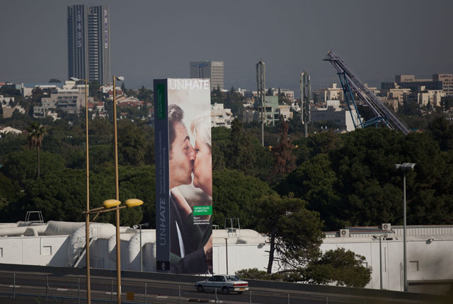 Iklan Ciuman Benetton Kembali Tampil