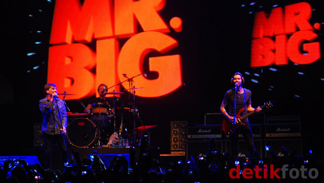 Mr Big Konser Reuni di Makassar