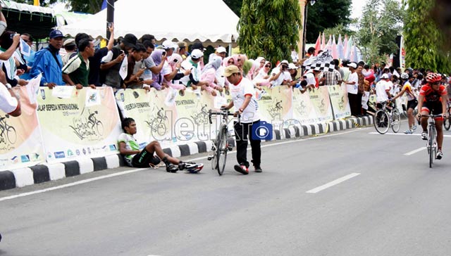 Malone Juara Tour de Lombok Sumbawa