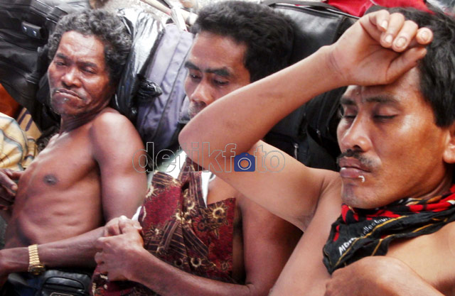 Jahit Mulut Warga Riau di DPR Berlanjut