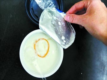Wah, di Guangzhou Ada Yoghurt Berisi Kondom!