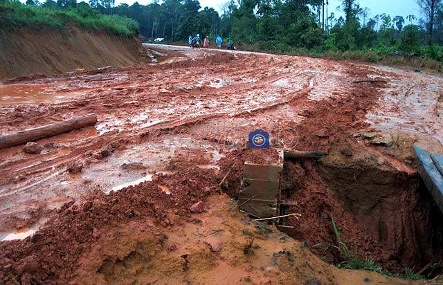 Infrastruktur di Camar Bulan Memprihatinkan