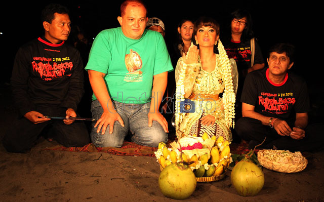 Ritual Jupe untuk Jadi 'Titisan Suzanna'