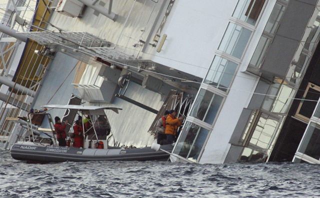 Evakuasi Korban Kapal 'TITANIC' ITALIA, 3 Orang Ditemukan Tewas