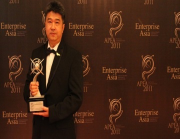 Raja Donat Lokal Raih Penghargaan APEA 2011