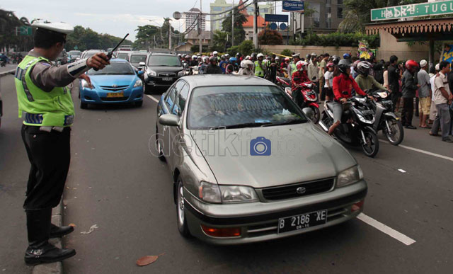 Lokasi Xenia Maut Bikin Lalin Macet