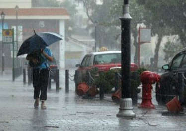 angin kencang hari ini