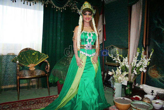 Jupe Bergaya Nyi Roro Kidul