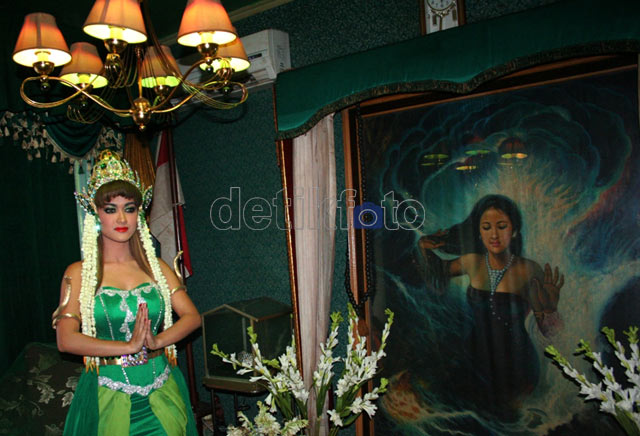 Jupe Bergaya Nyi Roro Kidul