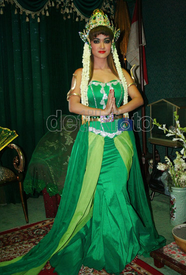 Jupe Bergaya Nyi Roro Kidul