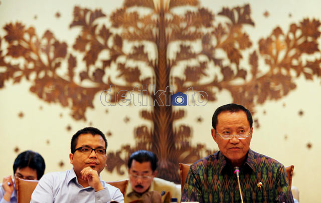 'Reality Show' 100 Hari Menteri Amir Syamsudin