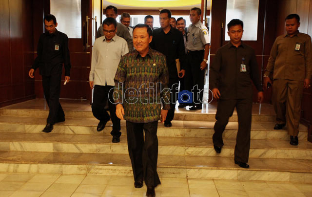 'Reality Show' 100 Hari Menteri Amir Syamsudin