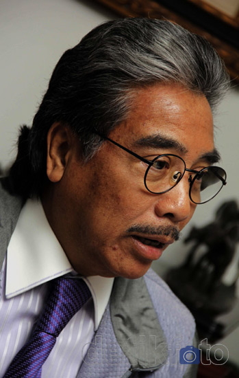 Hotma, Membela Pencuri Piring Sampai Koruptor