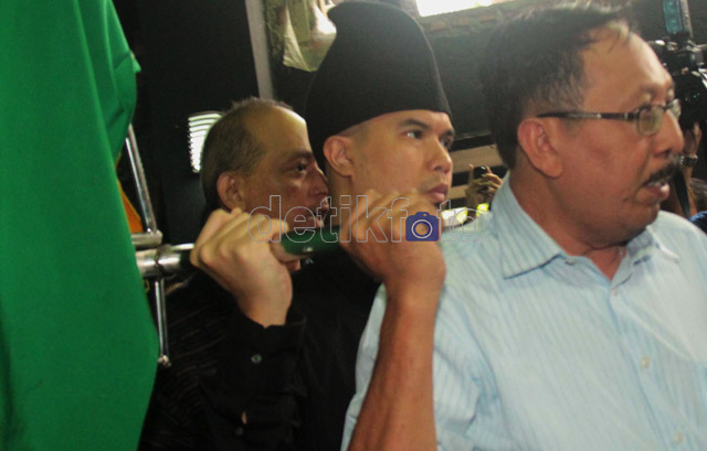 Ayah Ahmad Dhani Meninggal Dunia