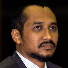 Abraham-Samad-luar.jpg