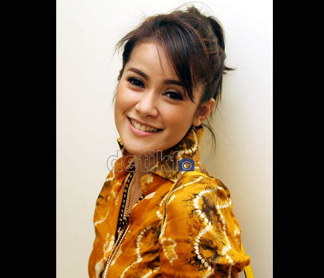 Raffi & Olla Ramlan Kompak Berbatik