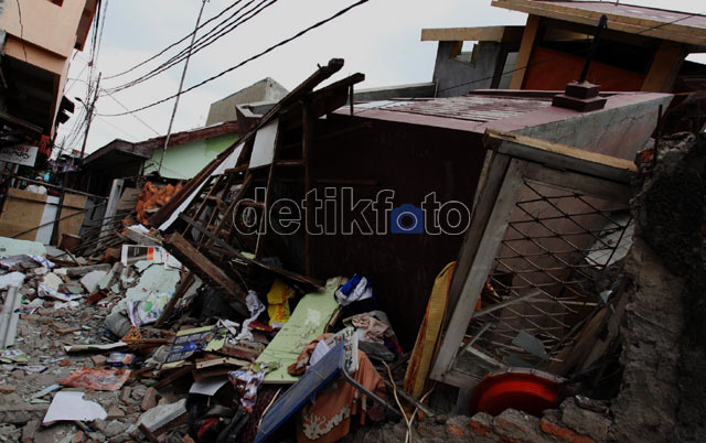 Rumah Milik Pensiunan Pegawai MA Ambruk