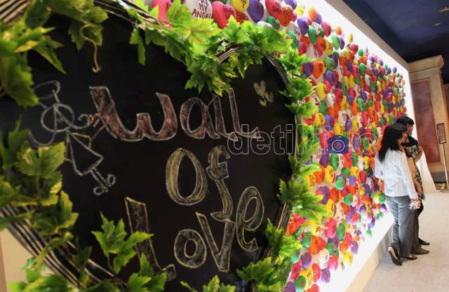 Dinding Cinta untuk Valentine