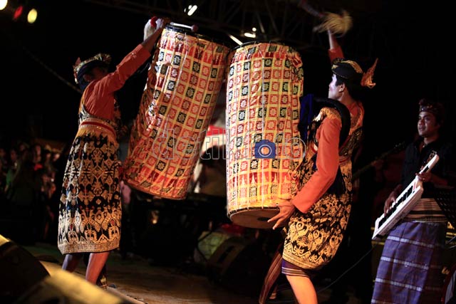 Kolaborasi Dwiki Dharmawan dan Gendang Beleq