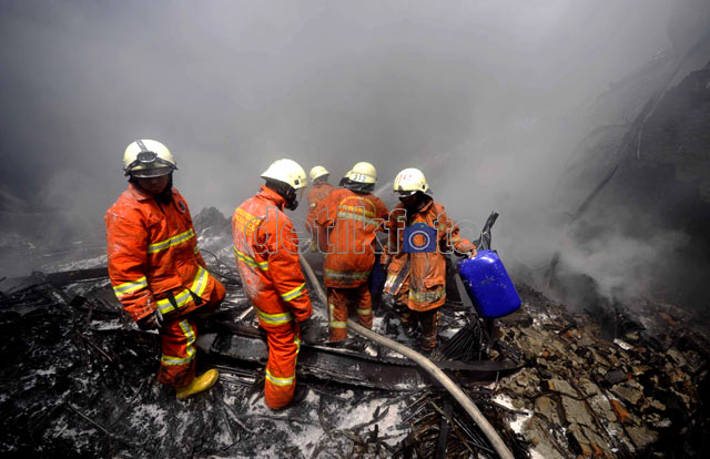 Pabrik Plastik di Jakarta Barat Terbakar 