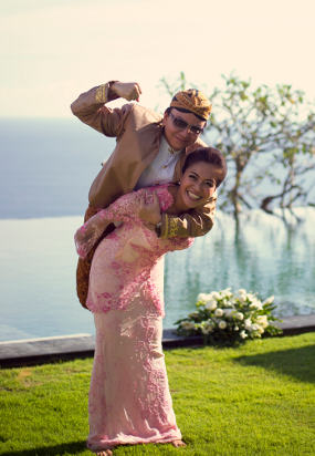 FOTO PERNIKAHAN DENADA & JERRY DI BALI Alasan Memilih Menikah di Bali Denada & Jerry
