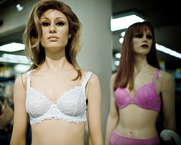 http://images.detik.com/content/2012/04/01/233/154502_lingerieshop362.jpg