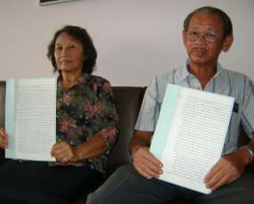 Pasangan suami istri Soesanto (66) dan istrinya Hana Rosilawati (65)