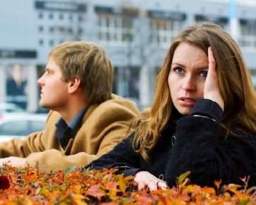 8 Alasan Wanita Mempertahankan Hubungan Yang Buruk [ www.BlogApaAja.com ]