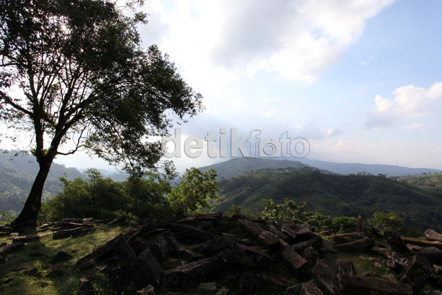 Keindahan Panorama Gunung Padang
