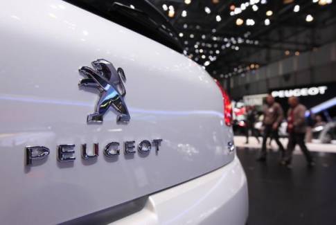 Presiden Prancis Tak Terima Peugeot PHK Massal 8.000 Karyawan