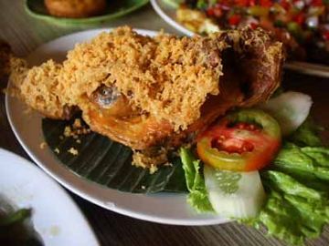 Huah..huah.. Disambar Gurame Bakar Hantu Petir!