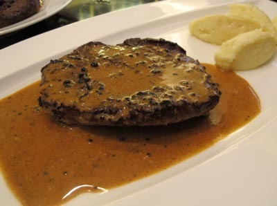Resep Daging: Rump Steak with Black Pepper Sauce