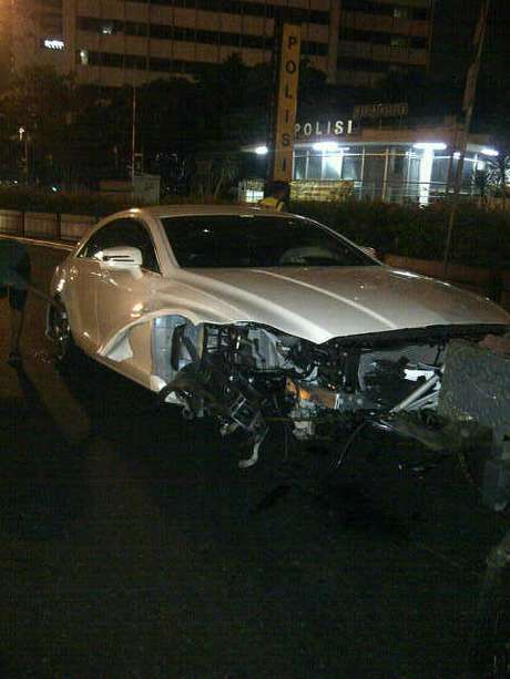 Mobil Mercy milik Darsan Sutrisna yang menabrak pengamen hingga tewas di Bundaran HI