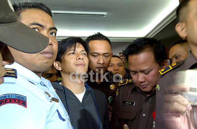 Foto Perdana Ariel Bebas Dari Penjara [ www.BlogApaAja.com ]