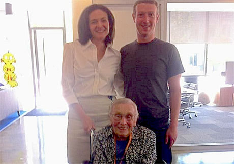 Ternyata ada Kakek Facebooker Tertua di Dunia nih !!