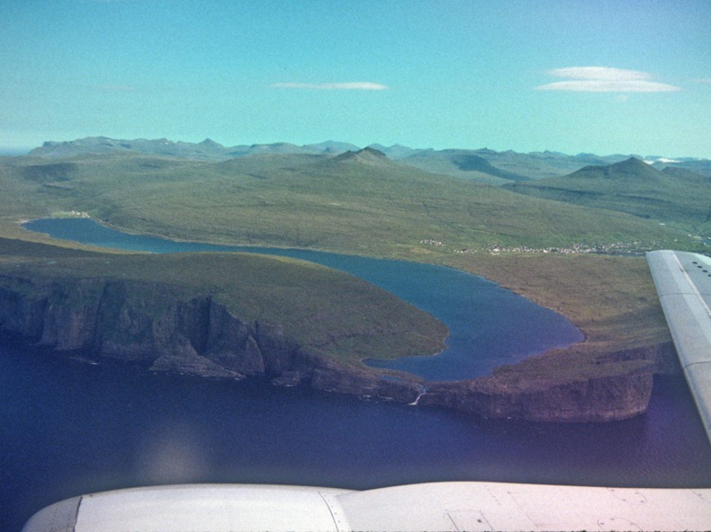 Leitisvatn : Fenomena Danau Datas Danau [ www.BlogApaAja.com ]