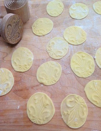 8 Bentuk Pasta Unik, Dari Bentuk Roda Hingga Lonceng! (1)