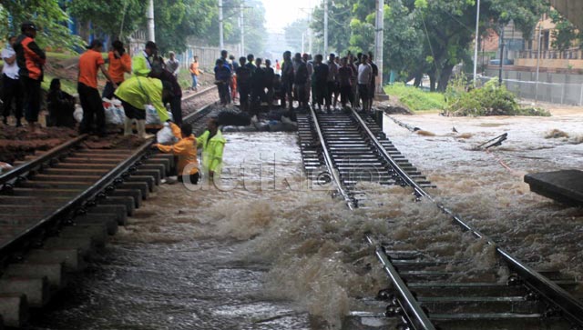 Tanggul Jebol Penyebab Banjir Jalan Thamrin