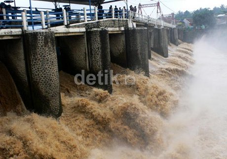Puncak Diguyur Hujan Lebat, Katulampa Masih Siaga IV