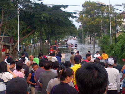 Pluit Banjir 2 Meter, Ketinggian Air Makin Bertambah