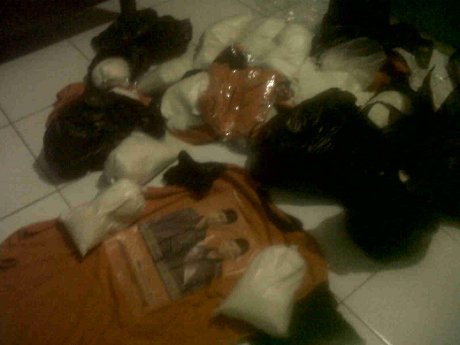 Bagikan Gula Pasir Pilkada , Camat Bergelar Doktor Nyaris Dihakimi Massa Bagikan Gula Pasir Pilkada , Camat Bergelar Doktor Nyaris Dihakimi Massa